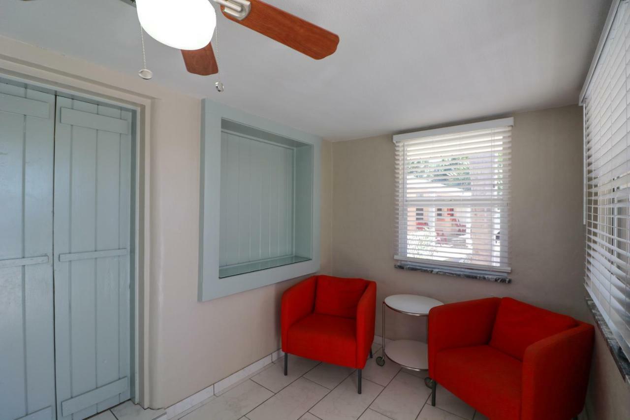 Grove City Motel Енґлвуд Екстер'єр фото