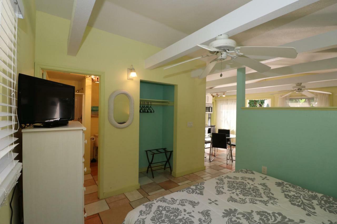 Grove City Motel Енґлвуд Екстер'єр фото